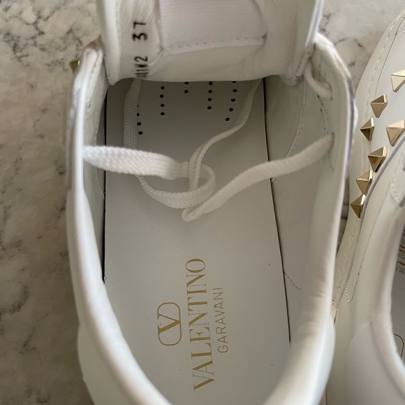 Valentino Garavani Rockstud Sneakers - Picture 5 of 5